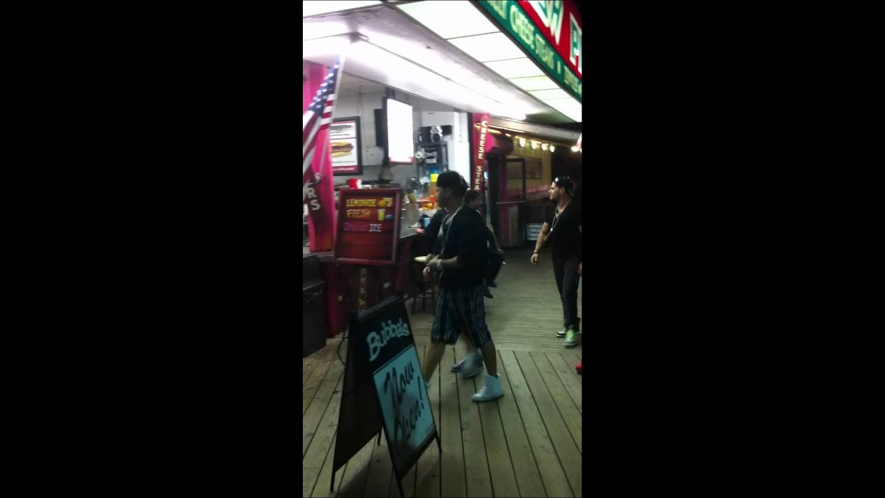 Jersey shore cast making it to the boardwalk...