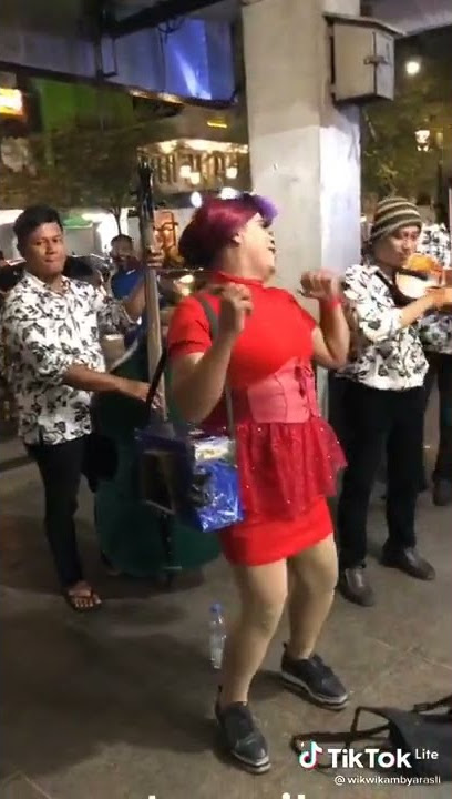 VIRAL !! WikWik Ambyar - Pecah Seribu Musisi Malioboro