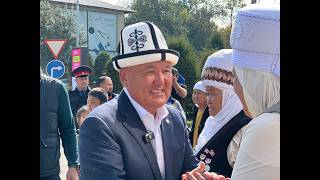 картинка: ОШ мэри ТАЛКАЛАНган ТЕПКИЧке ГРАНИТ басып ҮСТҮН жабып ГҮЛ кылып САЛЫП ОШту МРАМОР шаар КЫЛАБЫЗ деди