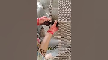 Installation process of conveyor chain plates