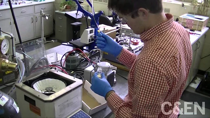 Perovskite solar cells made simply