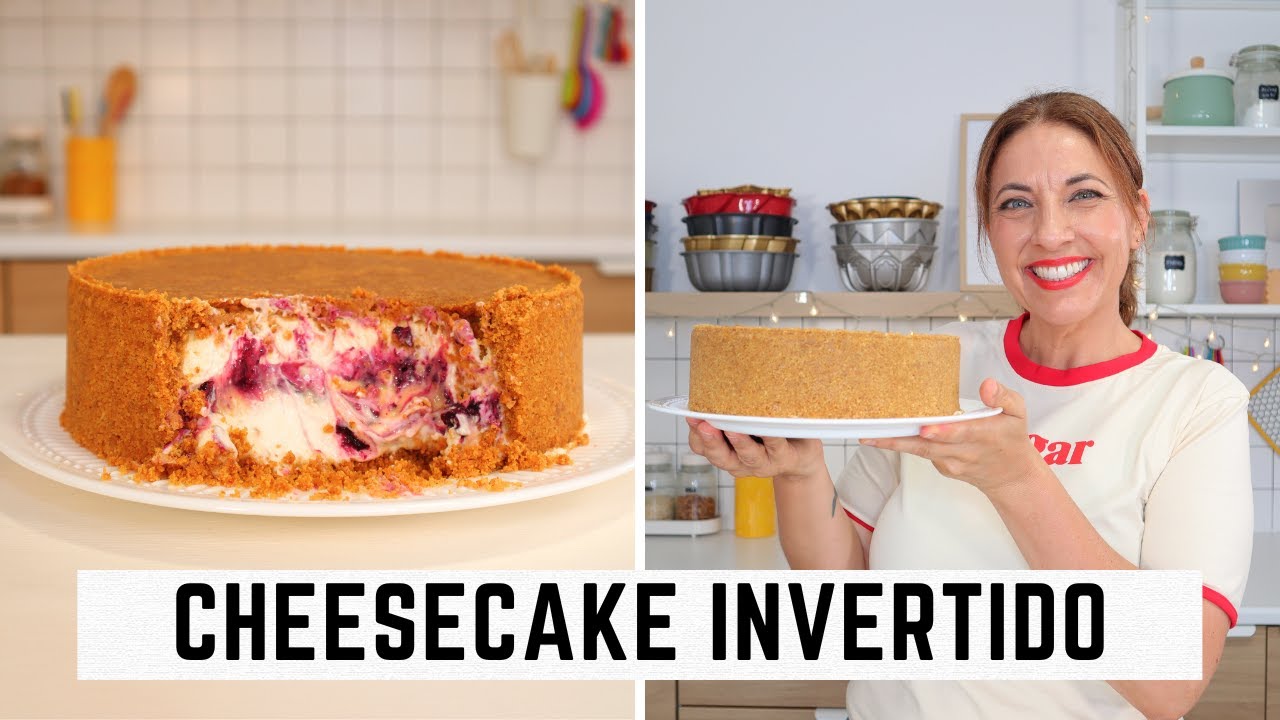 Cheesecake invertido de limão e mirtilo