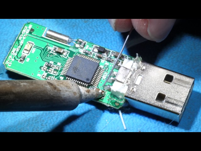 frelsen Konklusion tapet Fix a physically broken USB Thumb Drive - YouTube