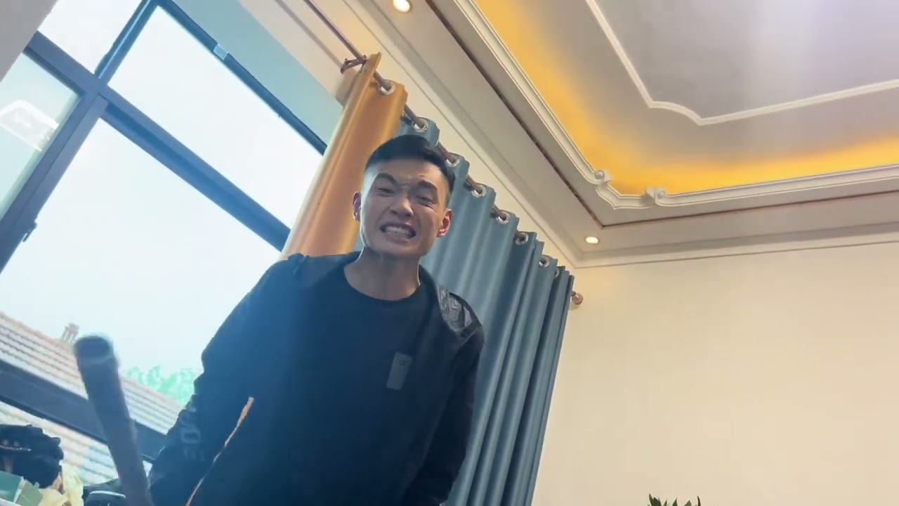 小董每天花式叫我起床。今天有点不一样，婆婆居然也来了……