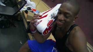 Dwyane Wade Can't Believe Shaq's “Shoe Phone” is Real 😂