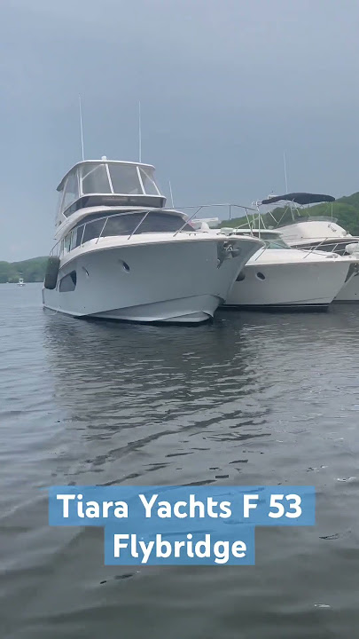 Tiara Yachts F 53 flybridge