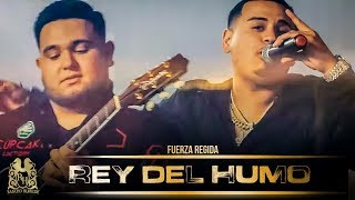 Video thumbnail of "Fuerza Regida - Rey del Humo (En Vivo)"