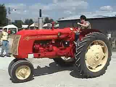 WRV Antique Tractor Parade