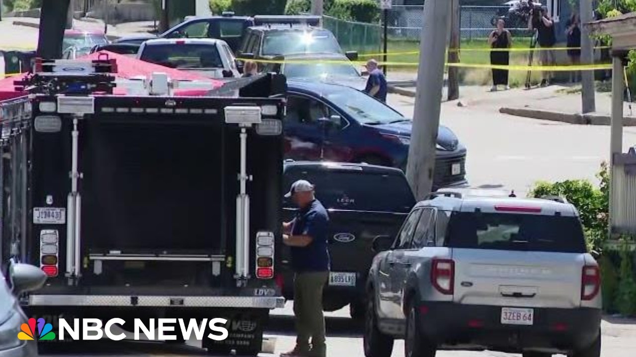 ICE temporarily halts vehicle pursuits after two fatal shootings in Maine and Texas