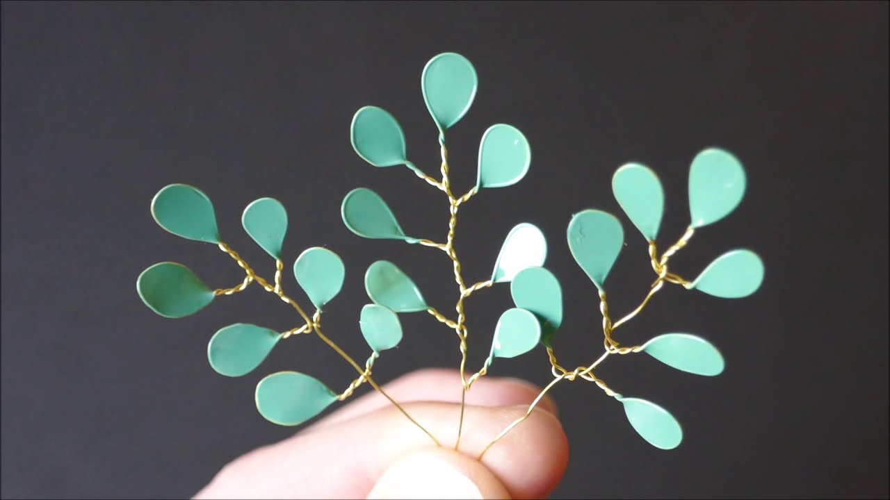 Branche de feuilles ovales en vernis à ongles