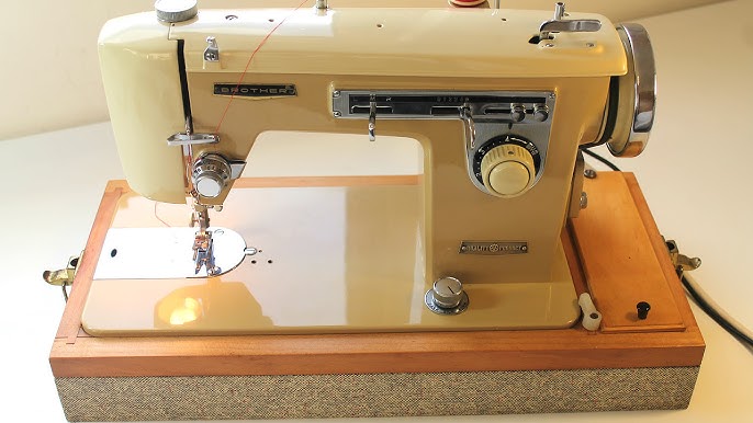 Vintage Dressmaker 7000 Super Zigzag Embroidery Sewing Machine