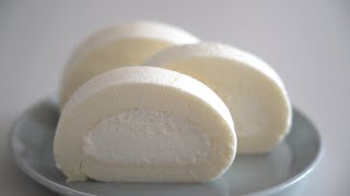 Milk flavorful cake , white milk roll