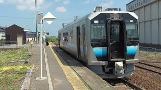 JR鶴泊駅　五能線 弘前行き発車【GV-E400系・827D】　2022.06.18