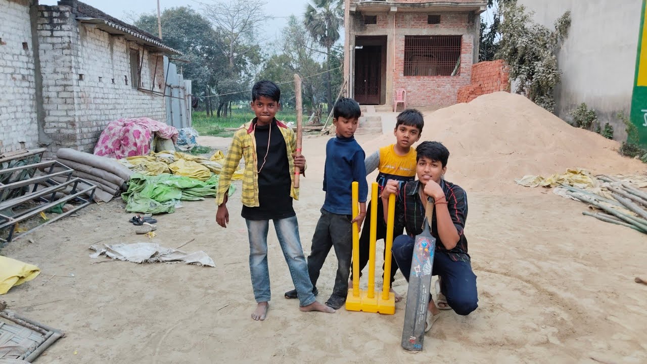 क्रिकेट खेल के अपना पहला शतक बनाया।🤗😇