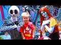 NIGHTMARE BEFORE CHRISTMAS IN REAL LIFE! ☠️ Rare Jack Skellington and Sally Disneyland Meet & Greet!