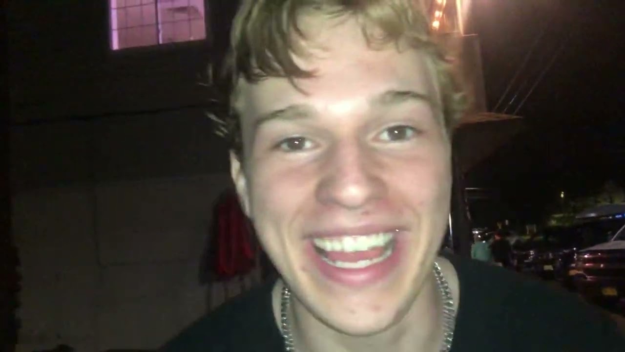 If there is any time to make history, it's tonight. Tonight, we make history