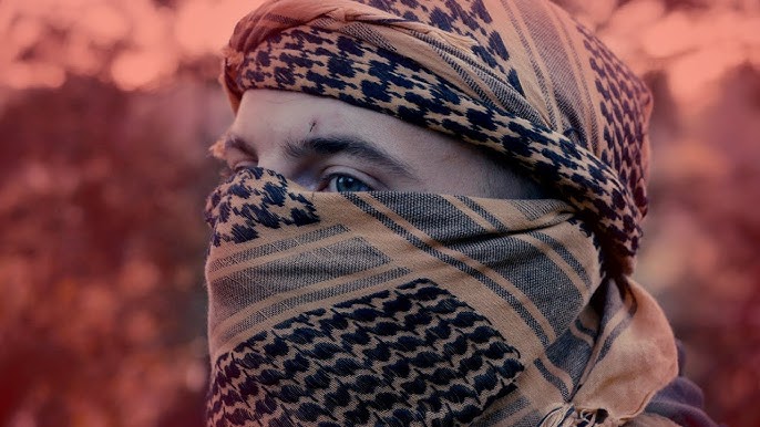 man palestinian keffiyeh