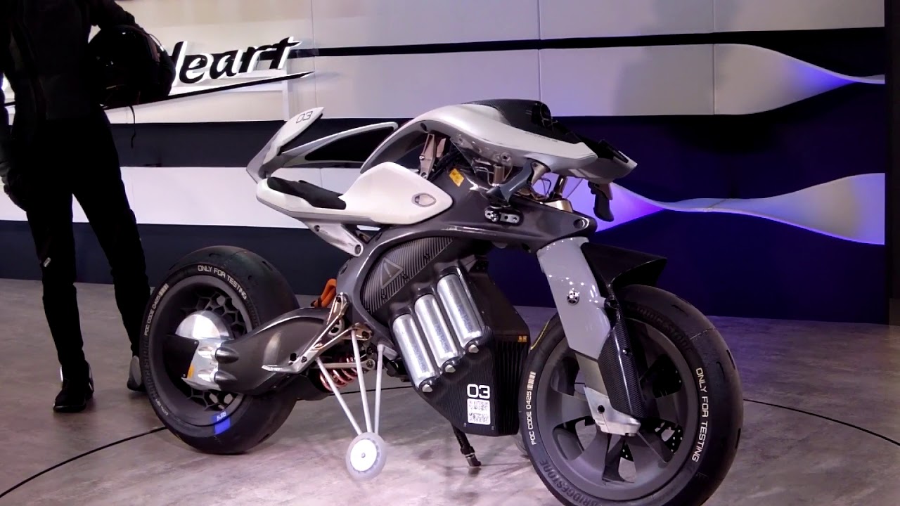 YAMAHA MOTOROiD Demo-run