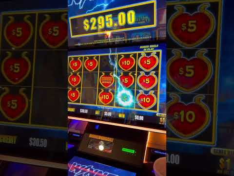 Sunset Station room review, South Point big game party, gift day