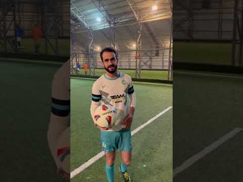 Video: Futbolçu topa vuranda top sürətlənir?