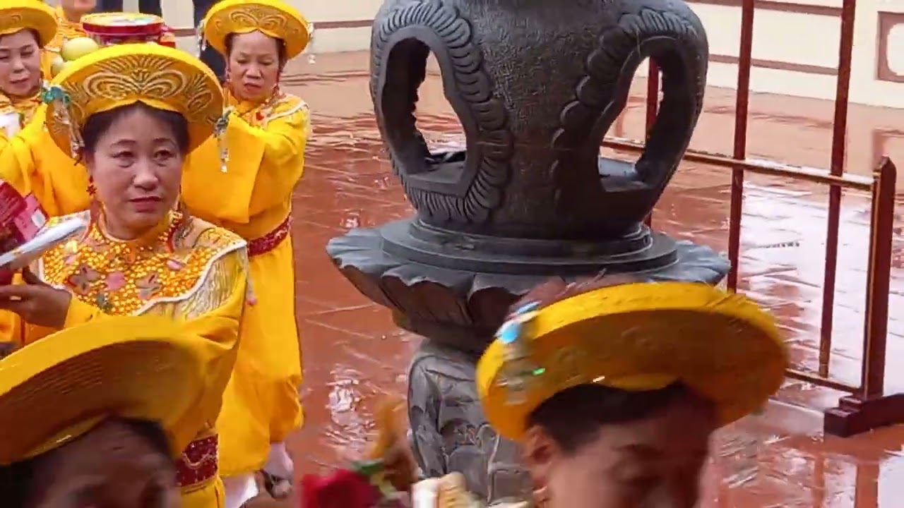 Thôn Kiều Thị : LỄ Dâng Hương.