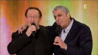 Enrico MACIAS chante en berbère (kabyle), quoi de plus normal.