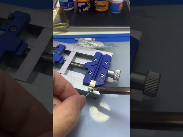 DIY Genuine iPhone Lightning cable repair