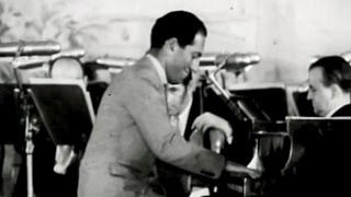 Gershwin plays I Got Rhythm (1931, 3 camera views) chords