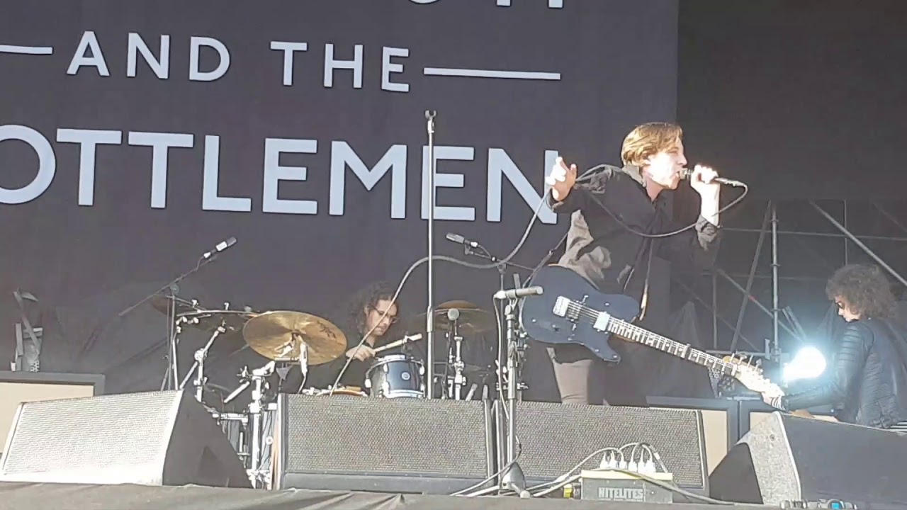 Catfish and The Bottlemen Homesick (iDays 2018, Milan) YouTube
