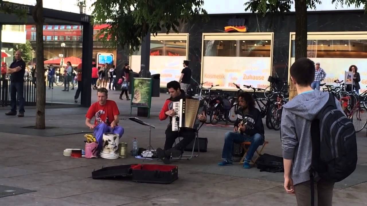 Straßenmusikanten am Alexanderplatz