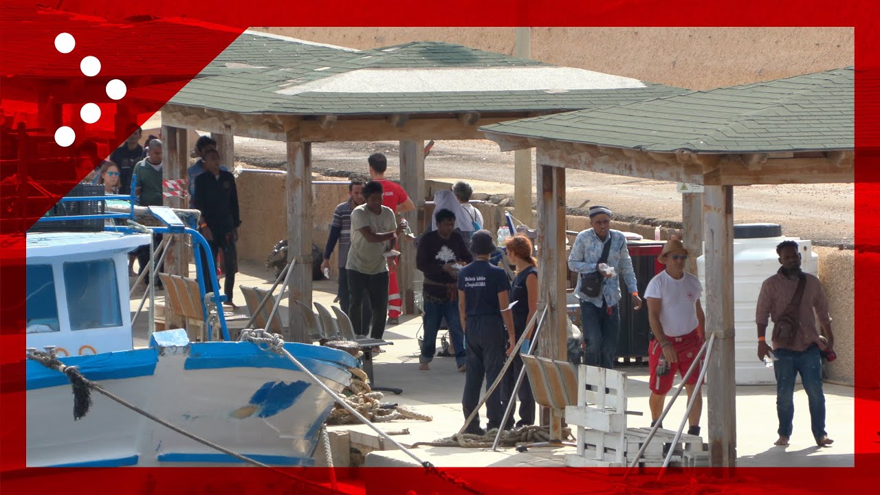 Lampedusa, le condizioni del mare migliorano e riprendono gli sbarchi: 90 arrivi in poche ore