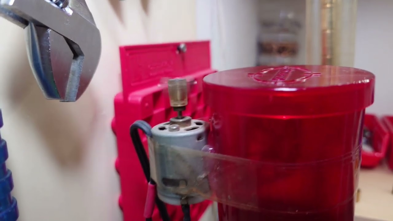 Úpravy přebíjecího lisu Lee Loadmaster. 