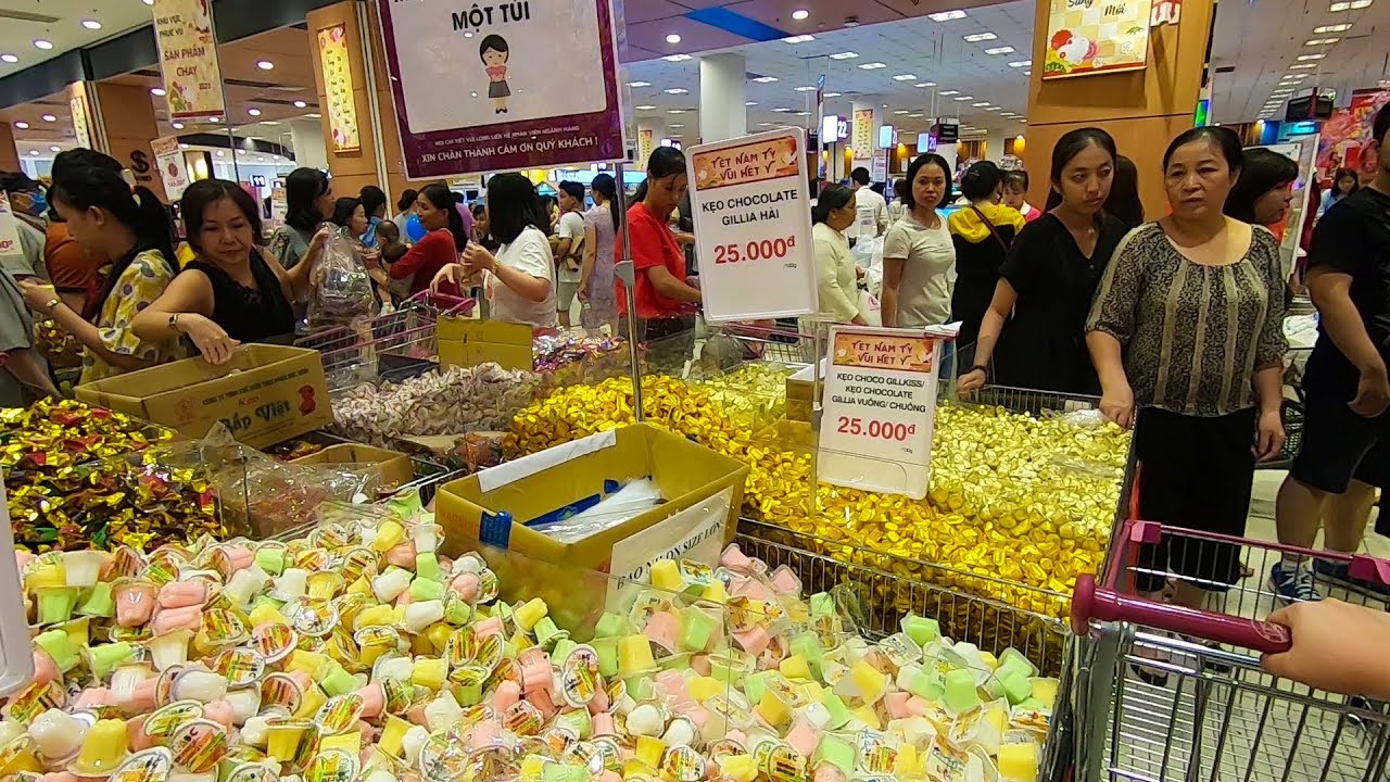 Mua sắm bánh kẹo mứt Tết 2020 thả ga với 3 triệu tại siêu thị AEON Mall Tân Phú lớn nhất Sài Gòn