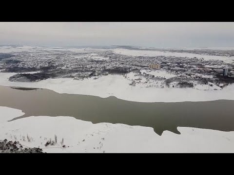 Heavy snowfall leaves parts of Russia blanketed in snow