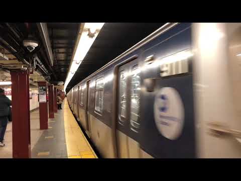 Nyc Subway: Train Action At 34Th Street-Penn Station