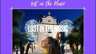 Video thumbnail of "Lost in the Music - Eperia - testo e traduzione"