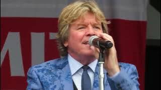 Peter Noone Herman's Hermits LIVE  I'm Into Something Good NY State Fair 8 27 2018