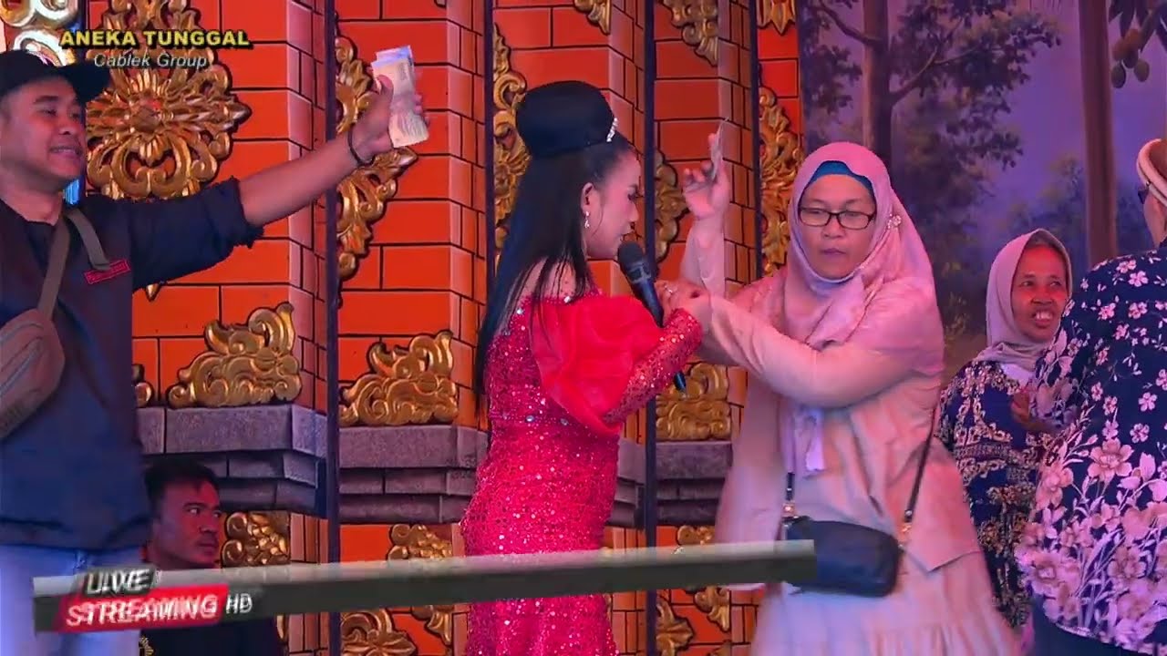 Mangan Dugal Versi Aneka Tunggal - Voc. Devi Aneka Tunggal