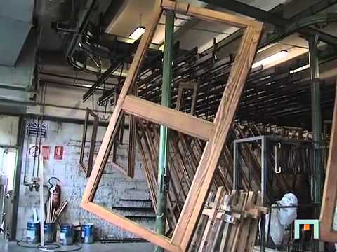 Verniciatura e mantenimento del serramento in legno youtube Verniciare serramenti legno