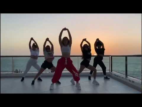 Lola Indigo Baila "Con Calma" De Daddy Yankee Y Snow