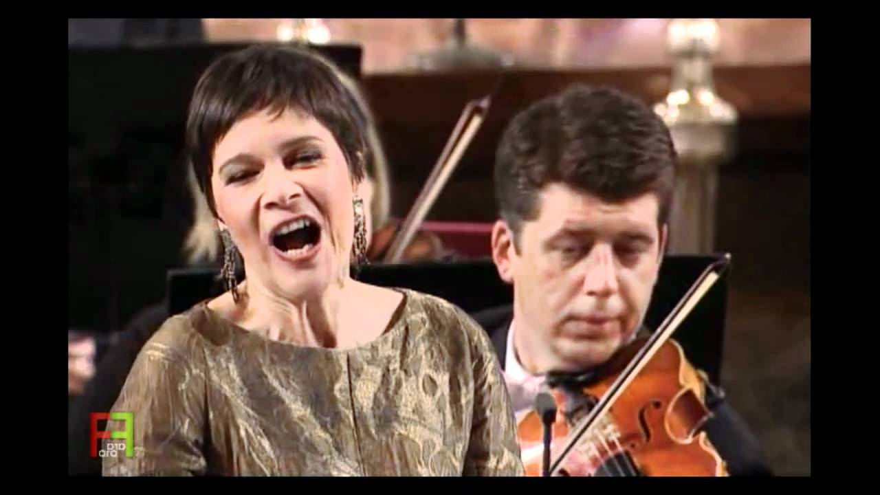 3.Wiener Sängerknaben - Mass in C Minor, K.427 - ''Et Incarnatus Est''.( A Mozart Celebration ).