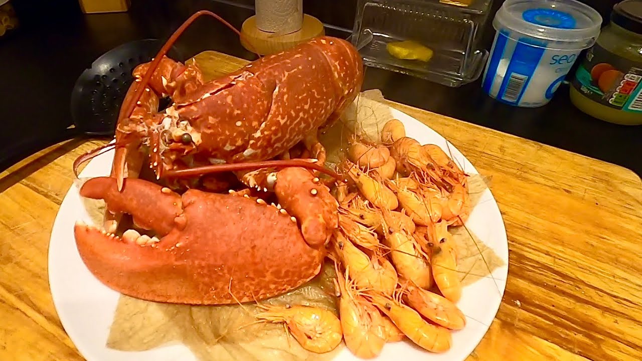 BIG FORAGED WILD PRAWNS & BIG LOBSTER -  Catch Cook Eat !