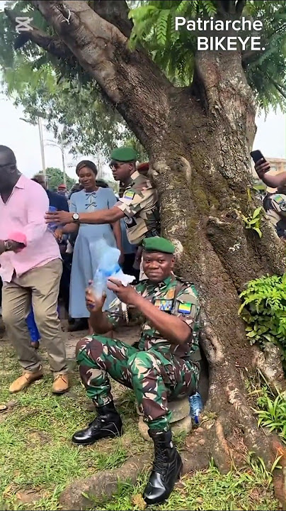 The Gabonese president bangs bottles while sitting on the ground 🤣 #gabon #oliguinguema #50years ...