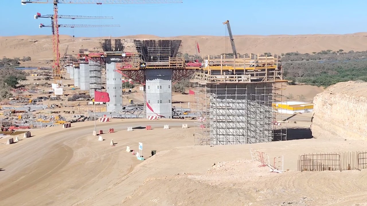  الطريق السريع تيزنيت الداخلة مشروع جسر واد الساقية الحمراء في مدينة العيون الاطوال في المغرب