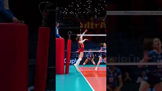 DOWN.THE.LINE. #nebraska #nebraskavolleyball #womensvolleyball #huskers #sports  #shortsfeed #viral