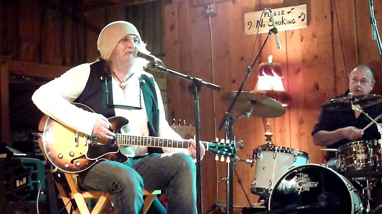 Ray Wylie Hubbard Up Against The Wall, Redneck Mother (live in