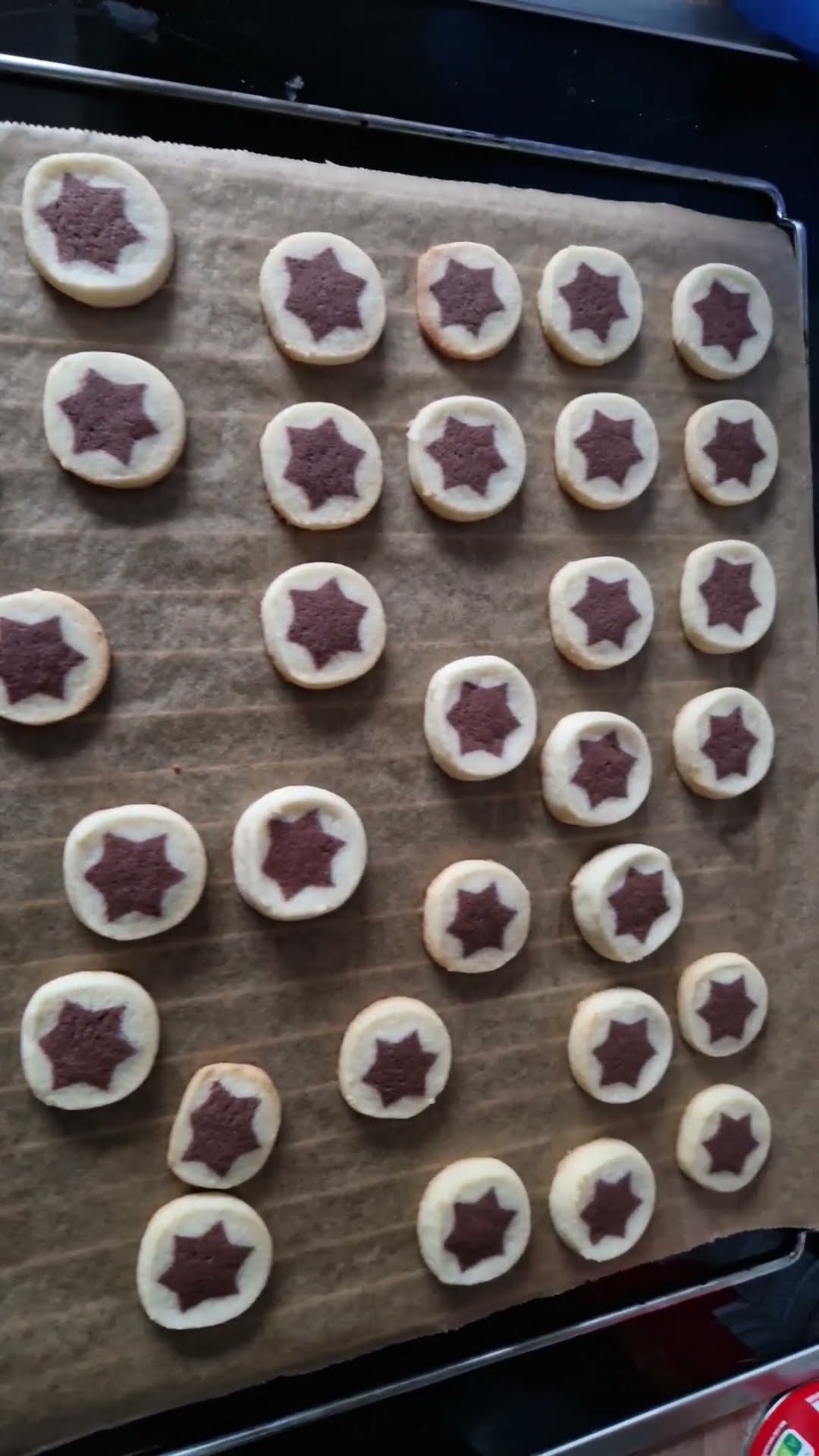 Weihnachtskekse Backen mit den Kids #schwarzweiß gebäck#zimtschnecken# ...