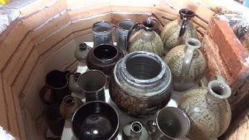 SIMON LEACH POTTERY TV - Opening glaze kiln and first impressions !