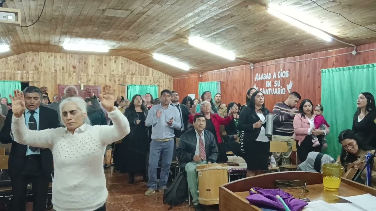 Alabanza: Ten confianza (vigilia)