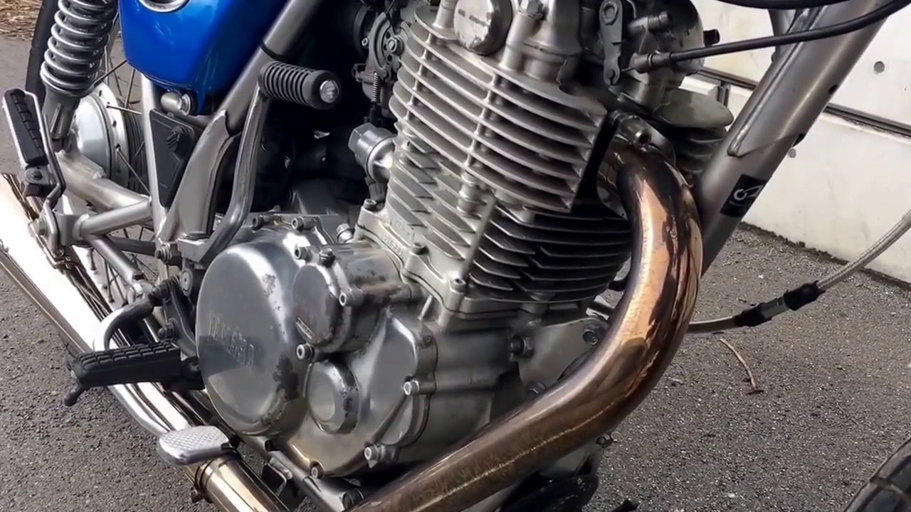 SR400 ペイトンプレイス メガホンマフラー - YouTube